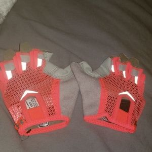 Under Armour Womens Small Workout Gloves